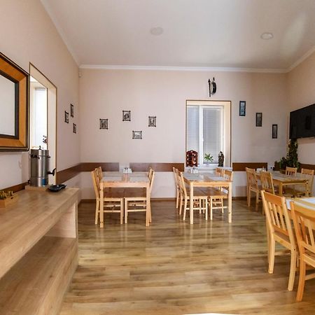 Royal House Hotel Gori Bagian luar foto