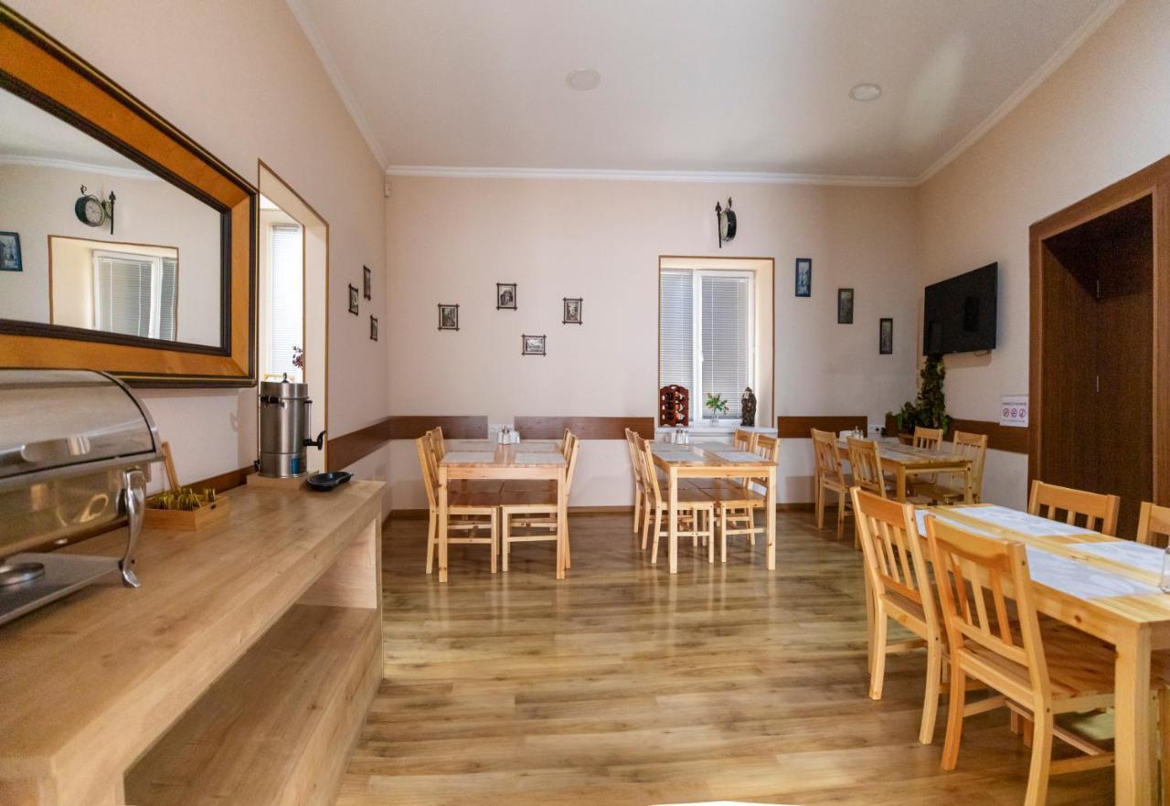 Royal House Hotel Gori Bagian luar foto