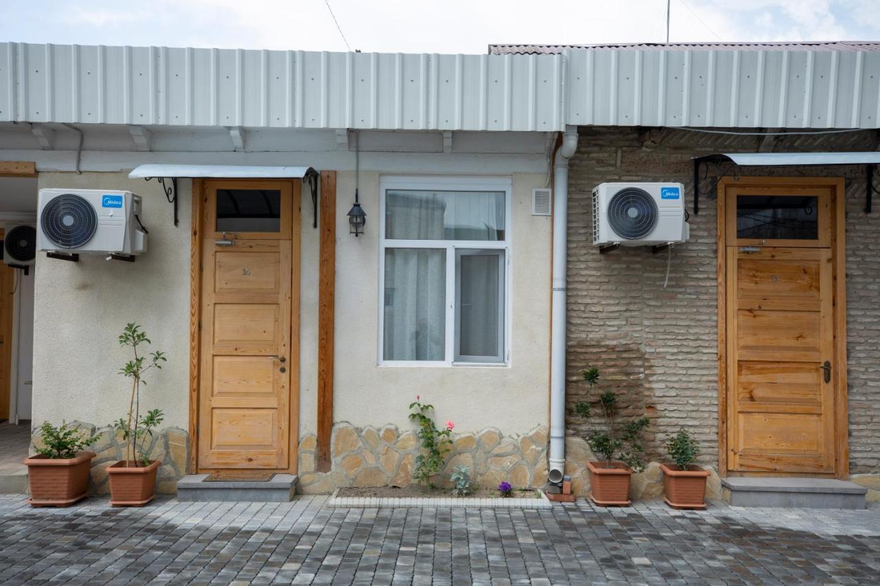 Royal House Hotel Gori Bagian luar foto