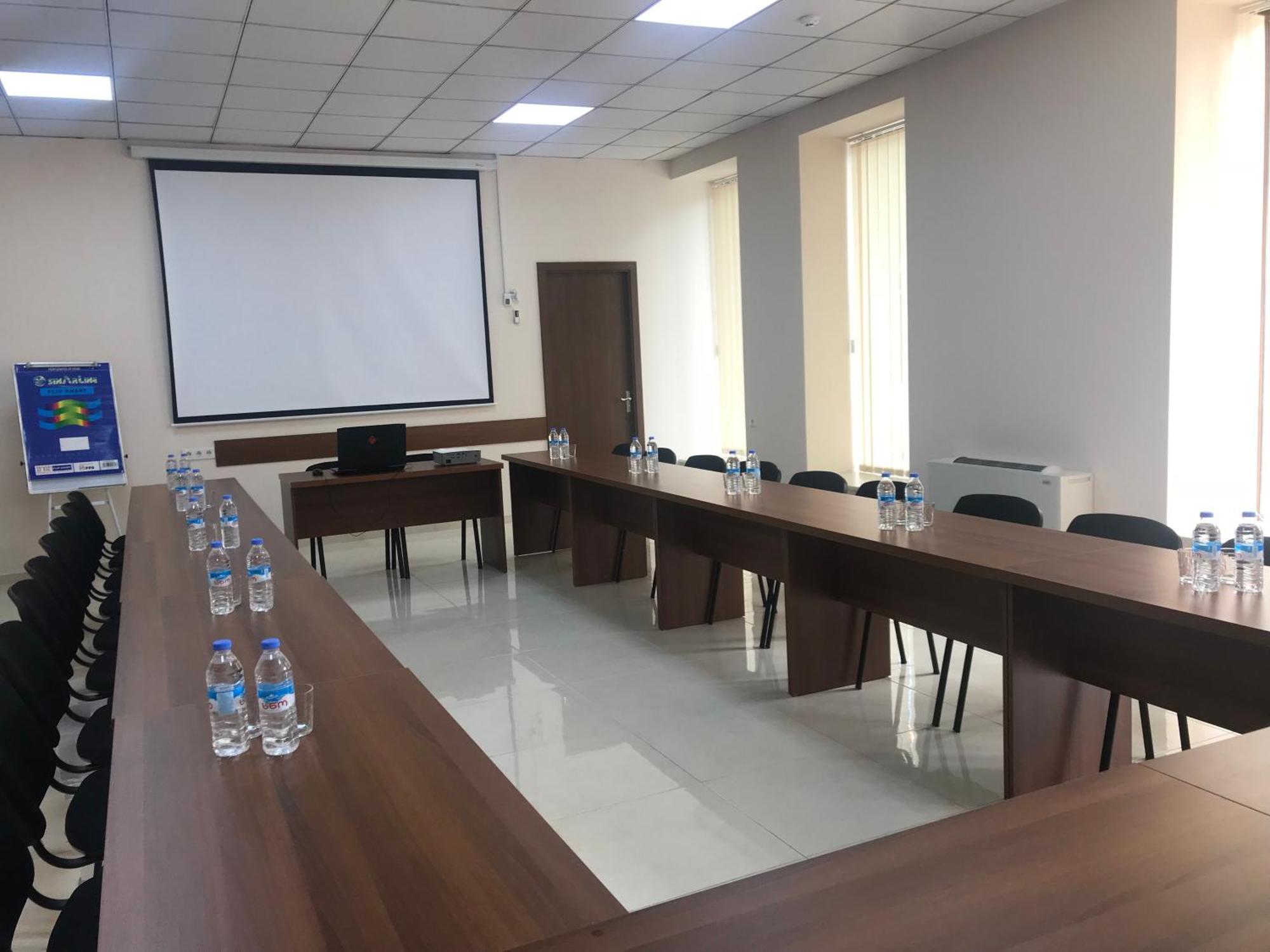 Royal House Hotel Gori Bagian luar foto