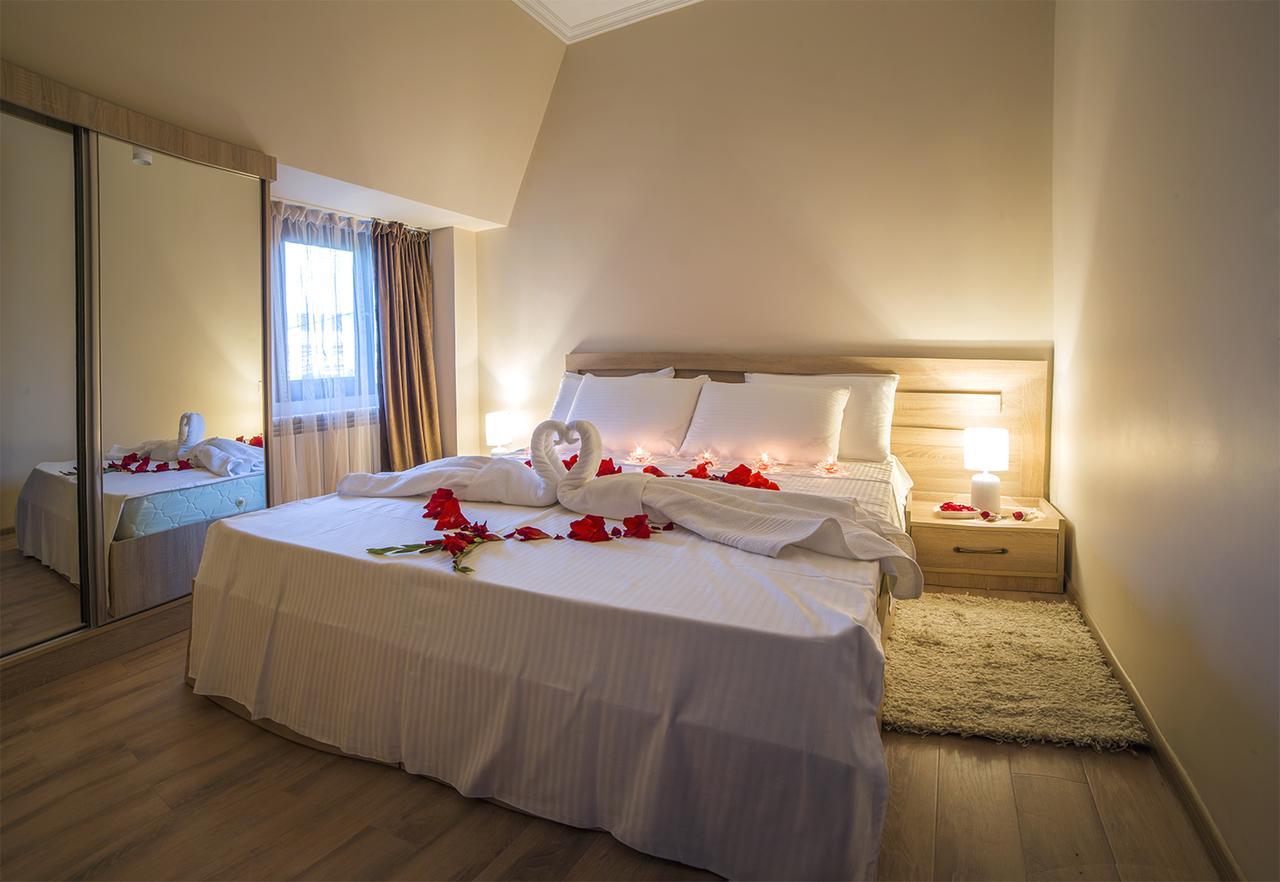 Royal House Hotel Gori Bagian luar foto