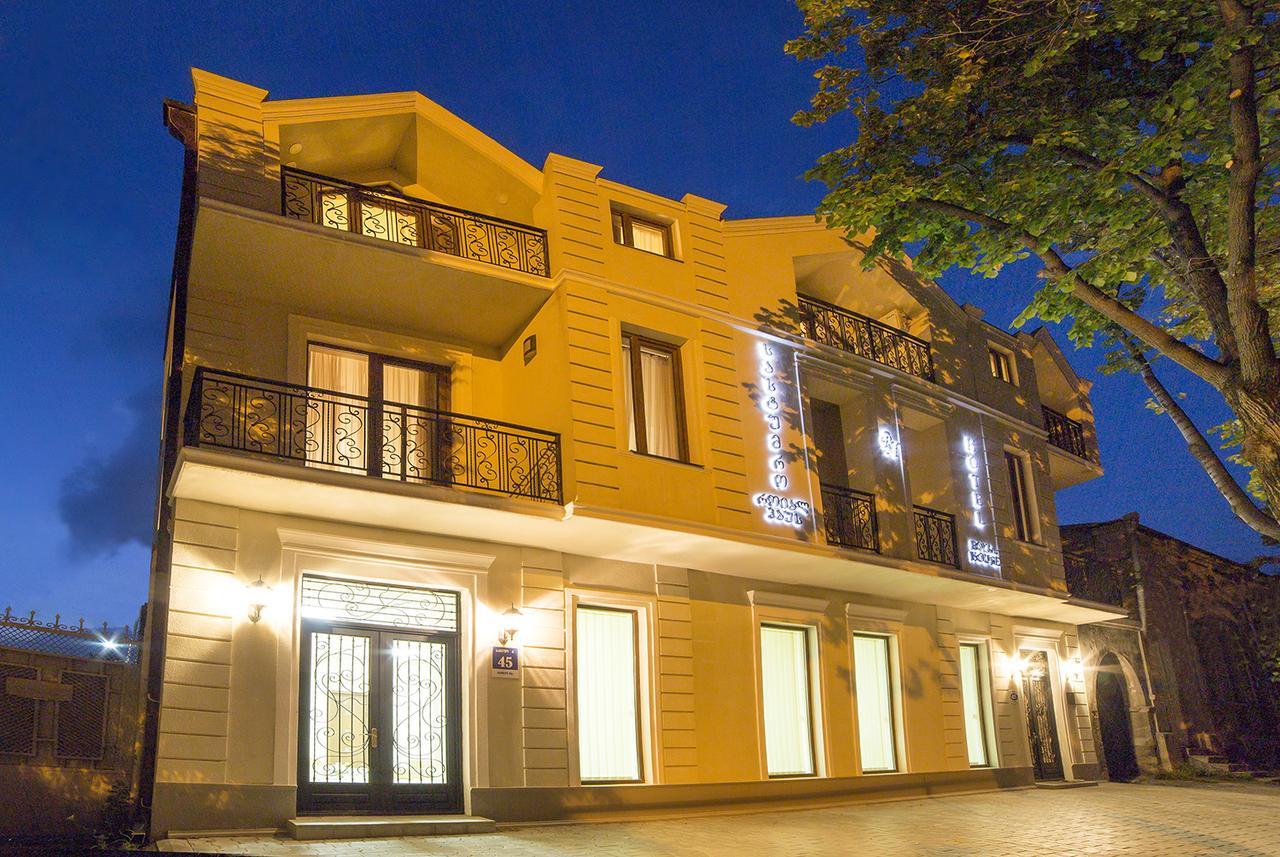 Royal House Hotel Gori Bagian luar foto